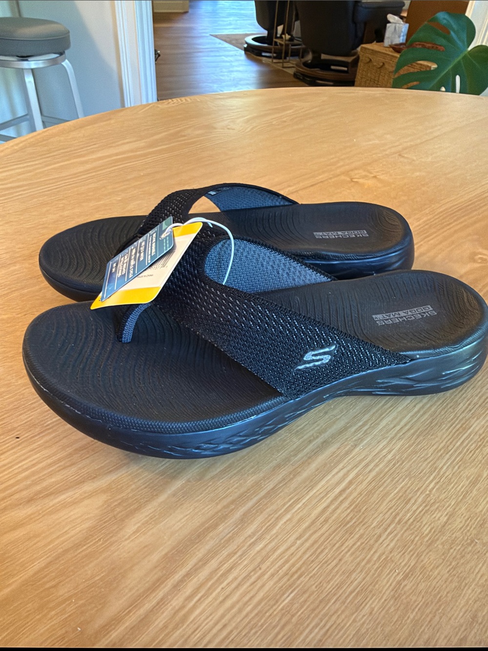 Skechers On-the-GO 600 Preferred Flip Flops Black Gray NWT Size 8
